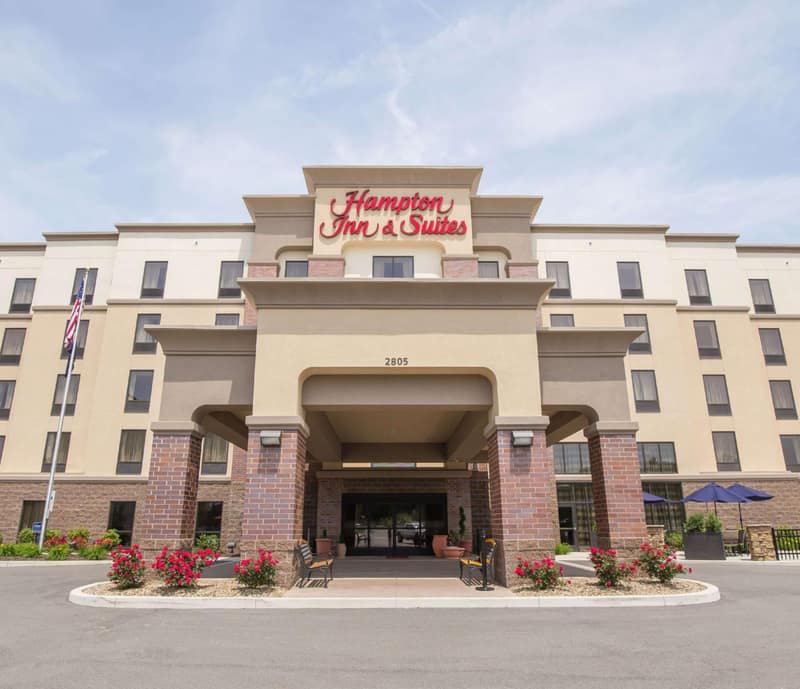 Hampton Inn & Suites - Pittsburgh/Harmarville, PA — building