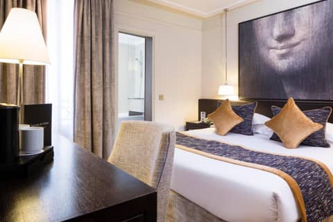 Hôtel l'Inattendu — hotel room