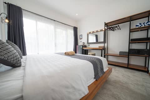 Easy Surf Camp — hotel room