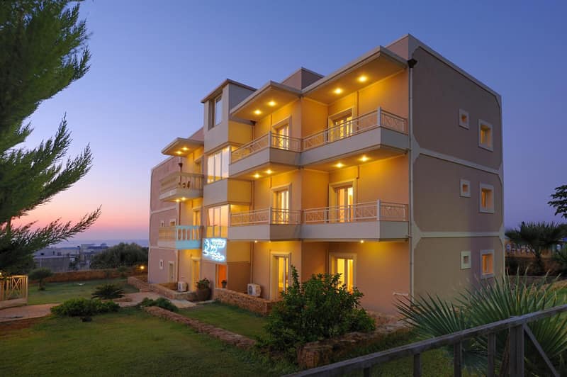 Notos Heights Hotel & Suites — building