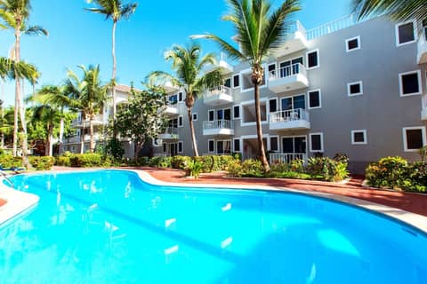 Ducassi Suites Rooftop Pool Beach Club & Spa — photo 3