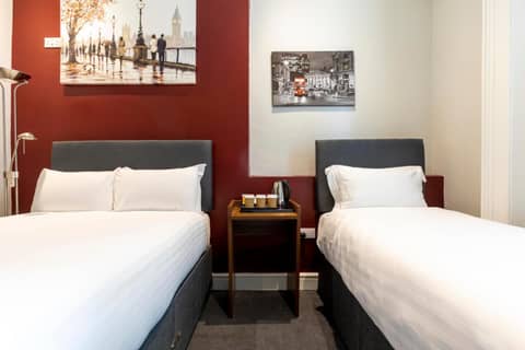 Royal Park Hotel — hotel room