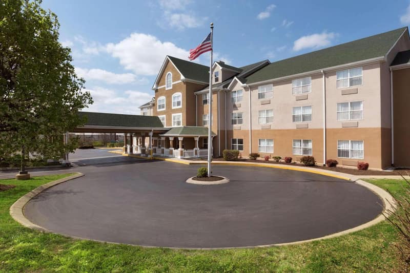 Country Inn & Suites by Radisson, Nashville, TN — building