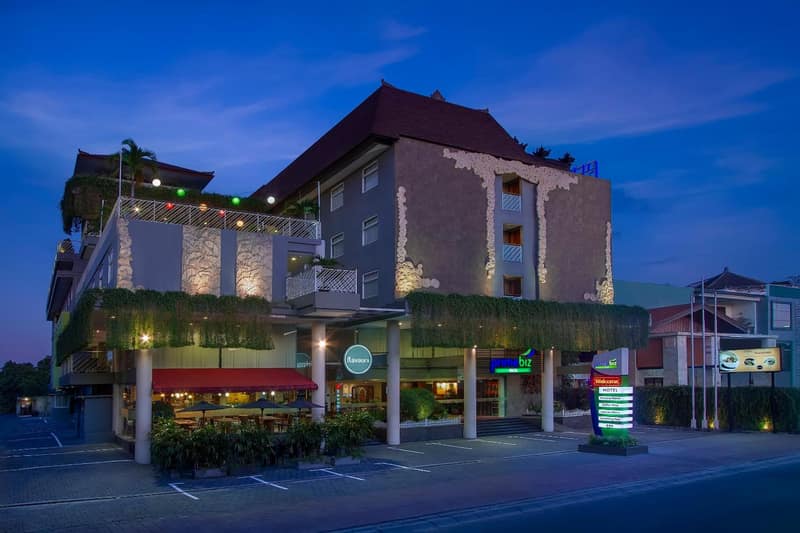 PrimeBiz Hotel Kuta — building