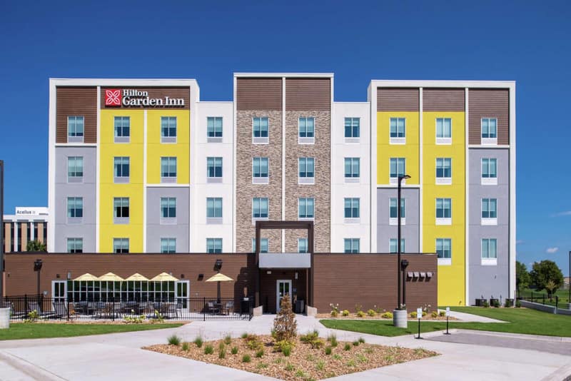 Hilton Garden Inn Kansas City Airport Mo — building