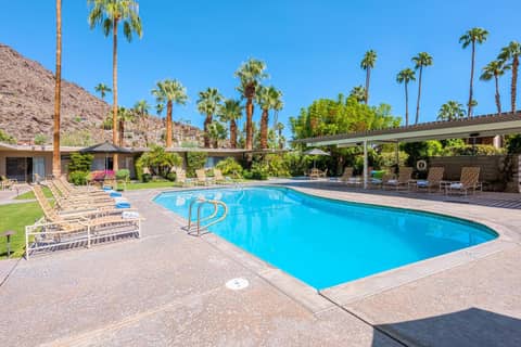 Desert Hills - 21 and Over - A Town & Desert Boutique Hotel — photo 4