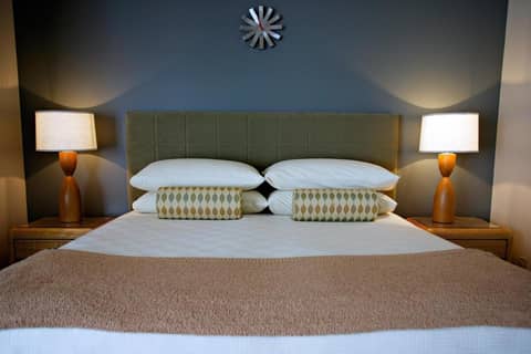 Desert Hills - 21 and Over - A Town & Desert Boutique Hotel — bedroom
