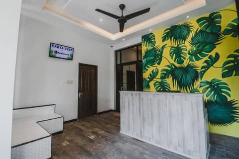 RedDoorz Plus near Mall Slipi Jaya — photo 5