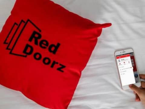 RedDoorz Plus near Mall Slipi Jaya — photo 7