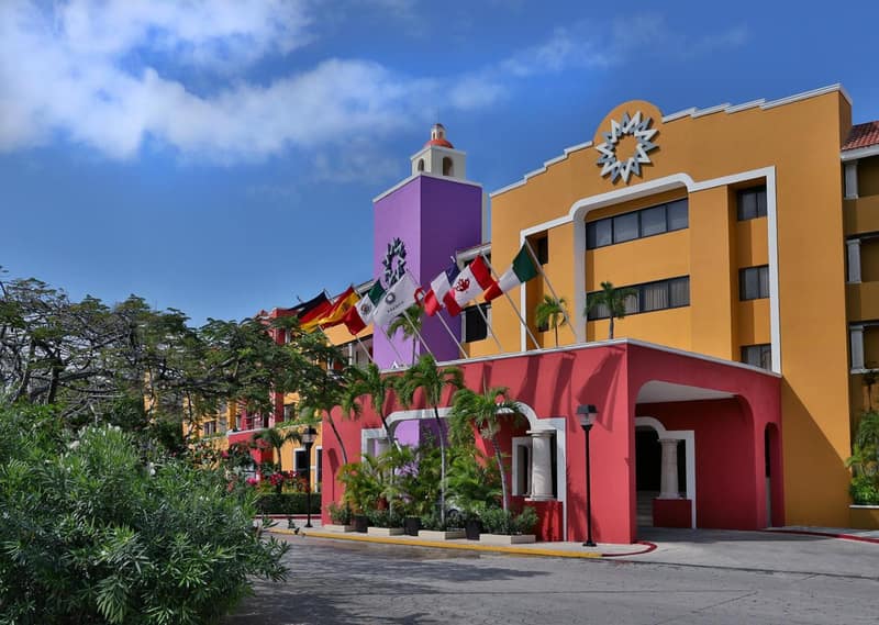 Adhara Hacienda Cancun — building