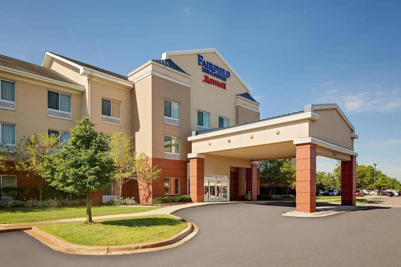 Fairfield Inn & Suites by Marriott Detroit Metro Airport Romulus — building