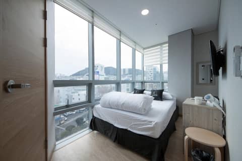 K-Guesthouse Premium Nampo 1 — hotel room