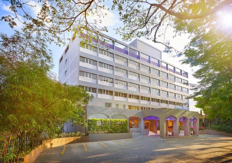 Vivanta Bengaluru Residency Road — building