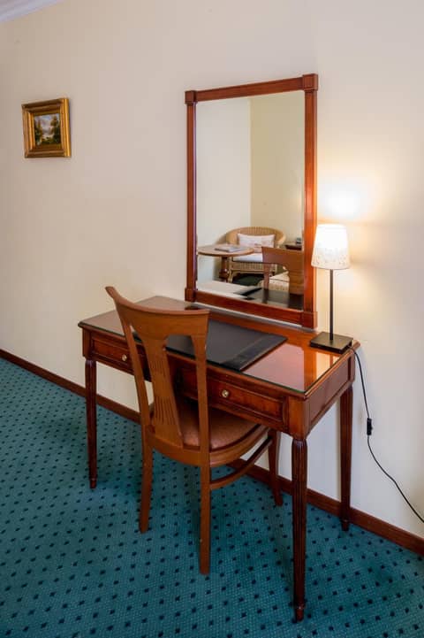 Hotel Churchill — hotel room