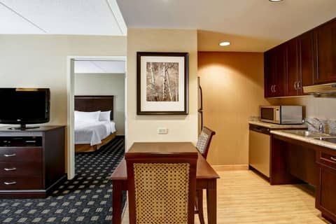 Homewood Suites by Hilton Toronto Airport Corporate Centre — photo 9