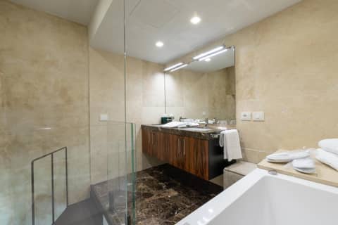 Donati Luxury Tower Suites — photo 2