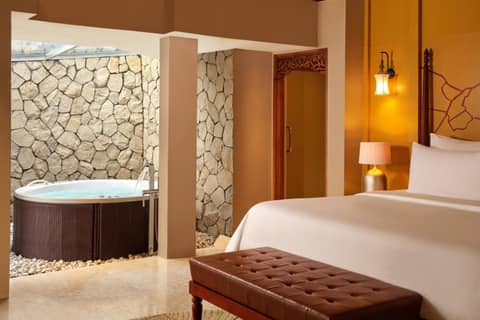 Le Meridien Bali Jimbaran — hotel room