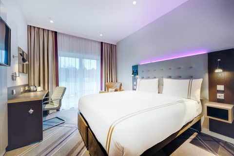 Premier Inn Köln City Mediapark — hotel room