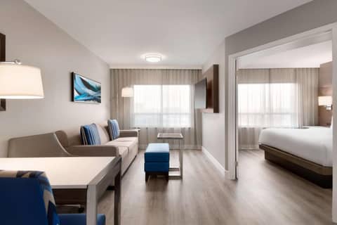 Embassy Suites By Hilton Toronto Airport — photo 3