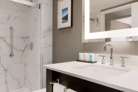 Embassy Suites By Hilton Toronto Airport — photo 5