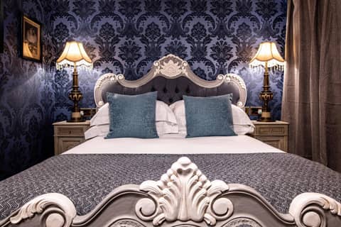 Melville Castle Hotel — bedroom