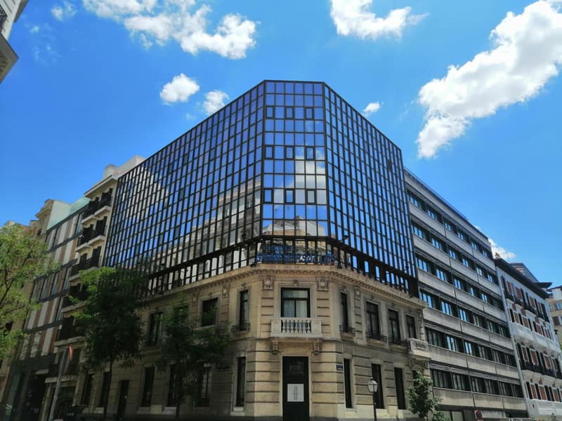 Gran Versalles — building