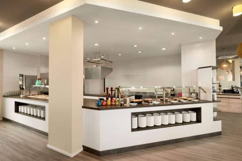 Premier Inn München City West — photo 2