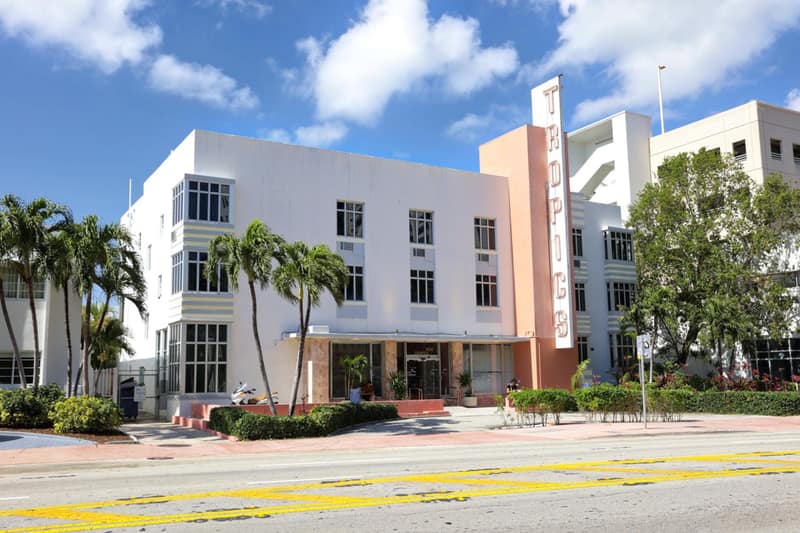 Tropics Hotel Miami Beach — building