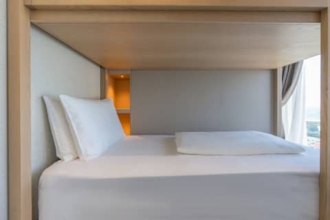 Akara Hotel Pattaya — bedroom