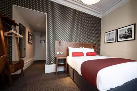 Miller & Carter Heaton Chapel by Innkeeper's Collection — hotel room