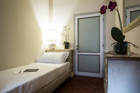 Hotel Burchianti — hotel room