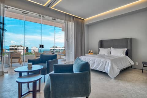 Maxwell Collection Romantic Zone — bedroom