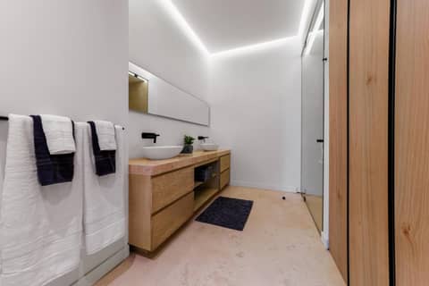Maxwell Collection Romantic Zone — bathroom