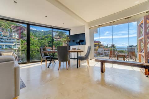 Maxwell Collection Romantic Zone — balance & terrace