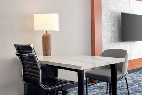 Embassy Suites by Hilton Washington DC Convention Center — photo 9
