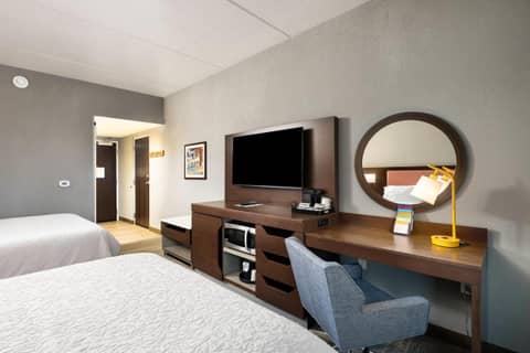 Hampton Inn Buffalo - Amherst — hotel room