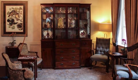 Andrew Jackson Hotel French Quarter — living area