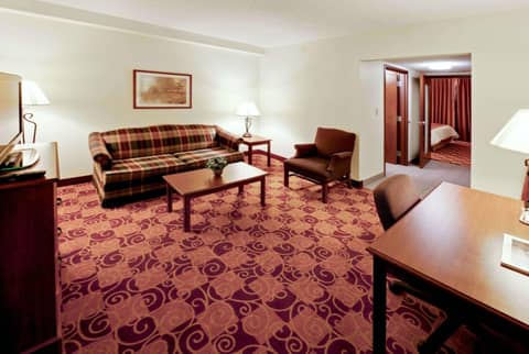 Hawthorn Suites by Wyndham Louisville East — photo 5