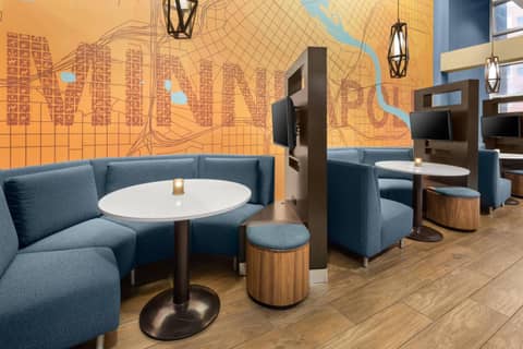 Courtyard by Marriott Minneapolis Downtown — photo 3