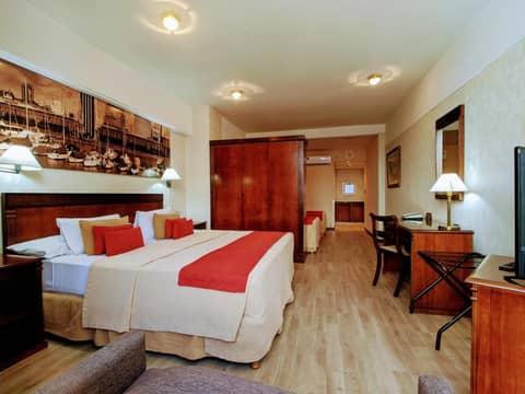 Hotel HR Plaza Luxor — hotel room