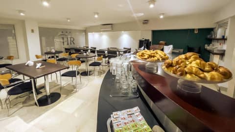 Hotel HR Plaza Luxor — dining