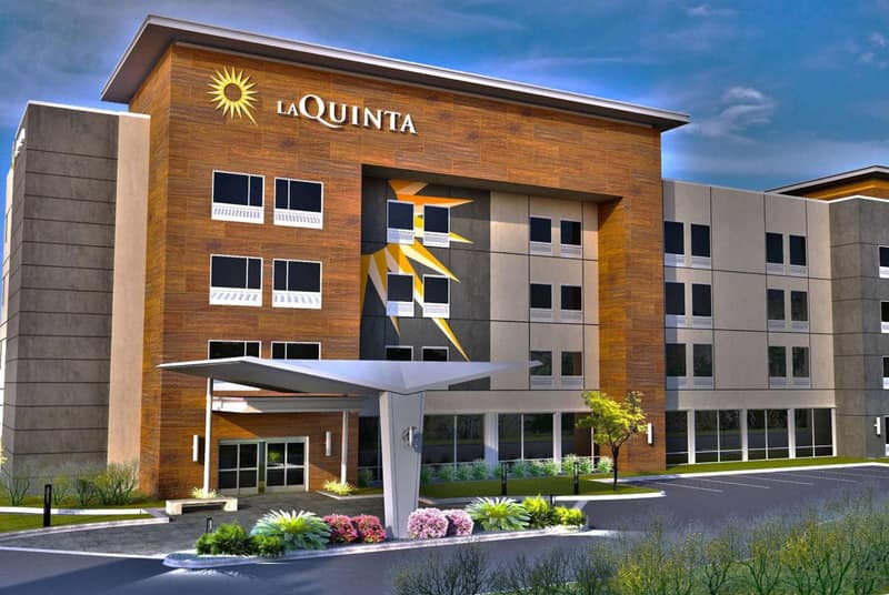 La Quinta Inn & Suites by Wyndham San Antonio at the RIM — building