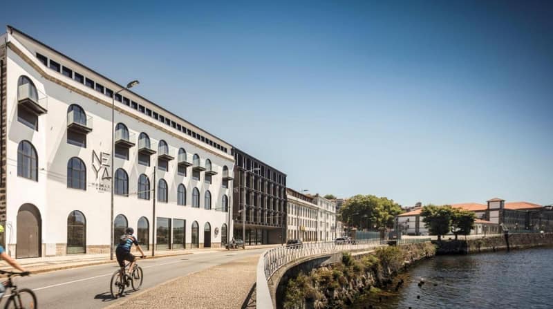 NEYA Porto Hotel — building