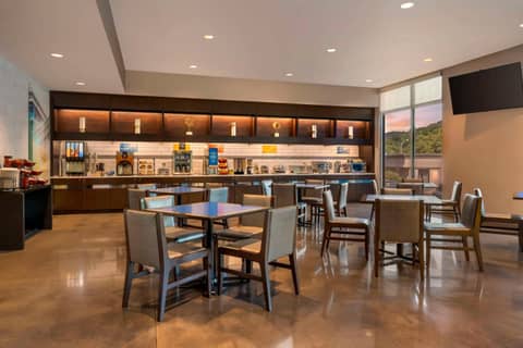 GLo Hotel Asheville-Blue Ridge Parkway — photo 4