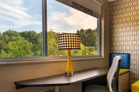 GLo Hotel Asheville-Blue Ridge Parkway — photo 5