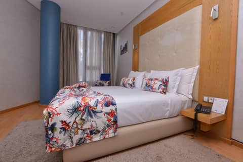 Le 135 appart hotel — hotel room