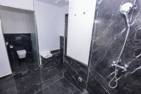 Le 135 appart hotel — bathroom