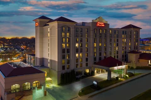 Hampton Inn & Suites Country Club Plaza — photo 2