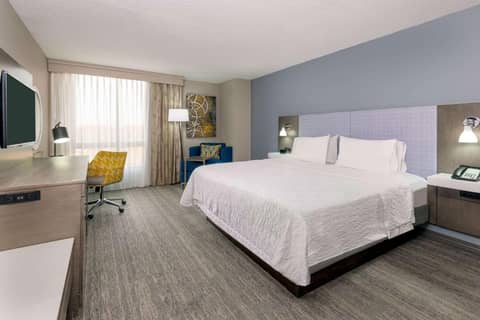 Hampton Inn & Suites Country Club Plaza — photo 3