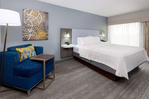 Hampton Inn & Suites Country Club Plaza — photo 9